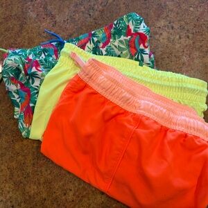 Old Navy Kids Bathingsuits - Tropical, Yellow, Orange size 10/12